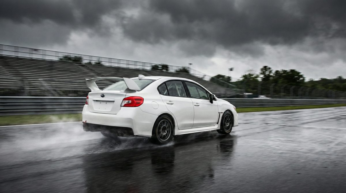 17c一起草轿车性能改装视频